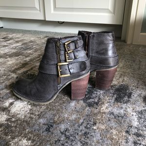 Buckle booties!